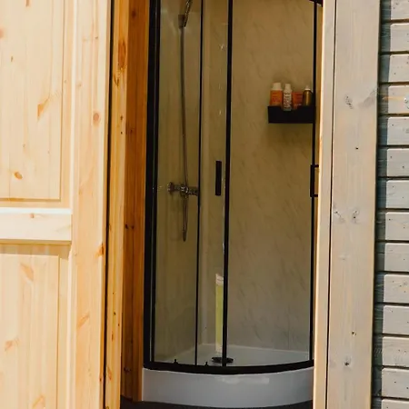 Schlaffass Natursee-Chalet mit Sanitärfass,Hot Tub,Sauna,Jacuzzi,angeln * Twist