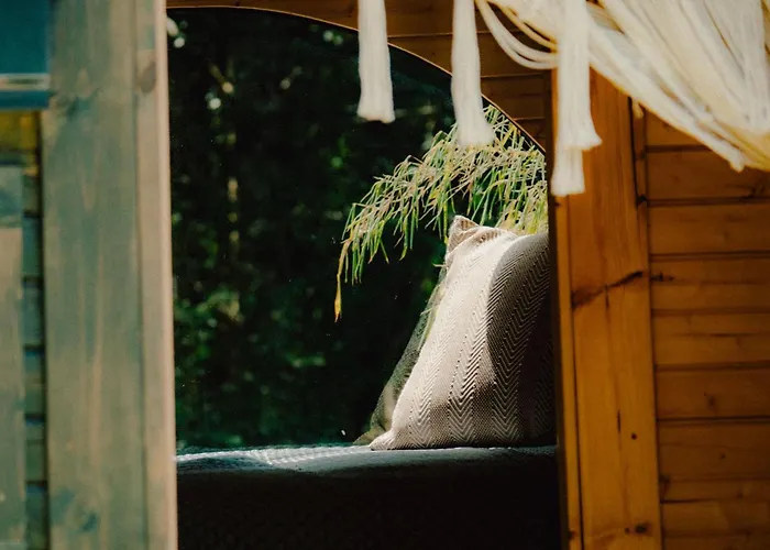 Schlaffass Natursee-chalet Mit Sanitaerfass,hot Tub,sauna,jacuzzi,angeln Οργανωμένο κάμπινγκ