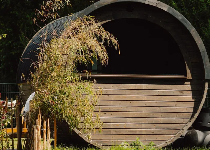 Schlaffass Natursee-chalet Mit Sanitaerfass,hot Tub,sauna,jacuzzi,angeln Campo de lujo